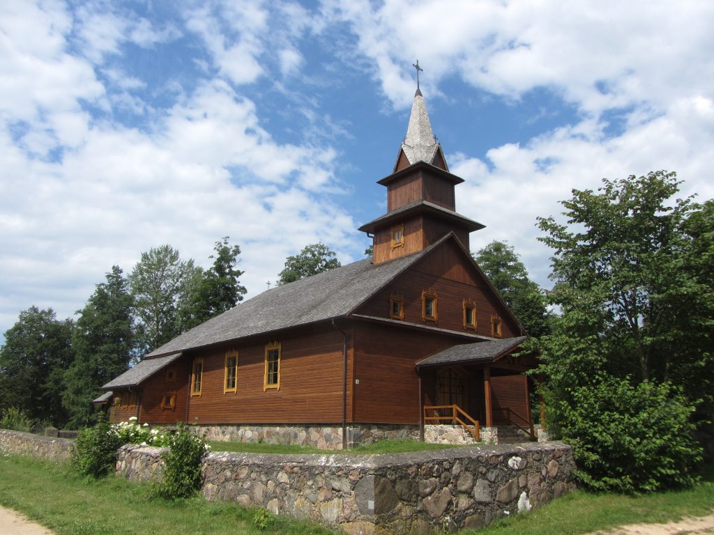 Šv. Roko bažnyčia Akmenyne – architektūros perlasas