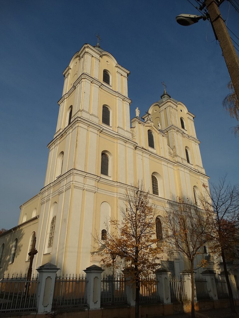 Kudirkos Naumiesčio Šv. Kryžiaus Atradimo bažnyčia – nuostabi architektūra ir istorija