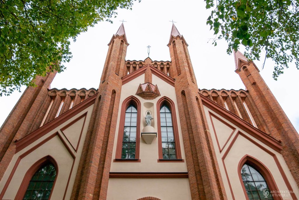 Senųjų Trakų bažnyčios rytų koplyčia – istorinė šventovė Trakuose